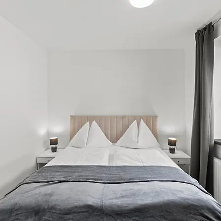 Farawayhomes Bruck An Der #3 شقة