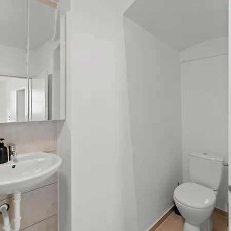 Farawayhomes Bruck An Der #3 *